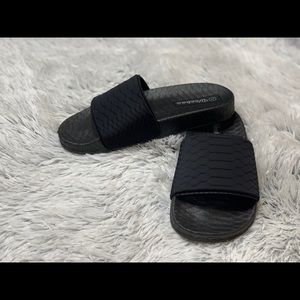 Black Snake Print Slides